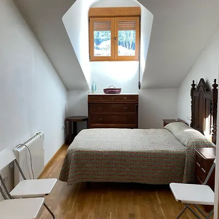 ático Con Chimenea En Apartamento Bronchales