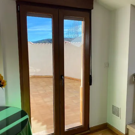 ático Con Chimenea En * Bronchales