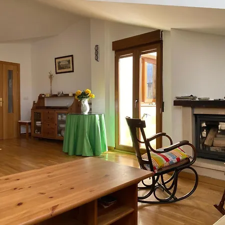 Apartamento ático Con Chimenea En *