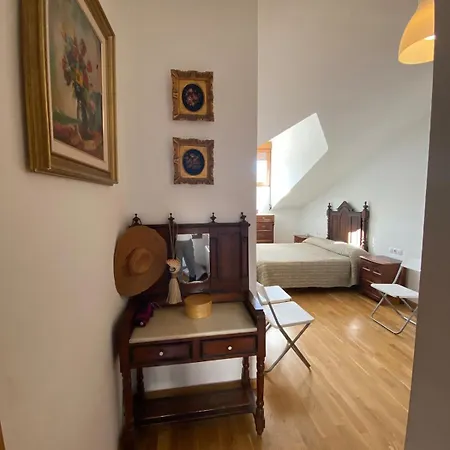 ático Con Chimenea En Bronchales