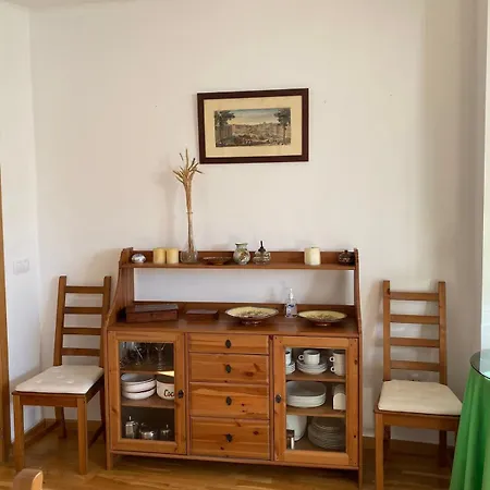 ático Con Chimenea En Apartamento