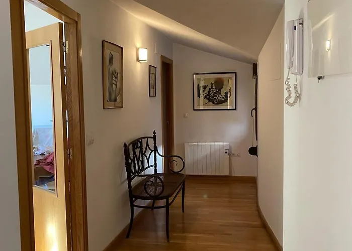 Atico Con Chimenea En Daire *