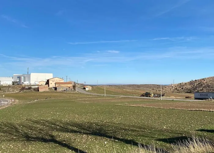 Atico Con Chimenea En *