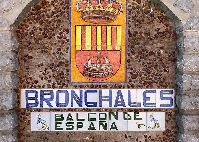 Atico Con Chimenea En *